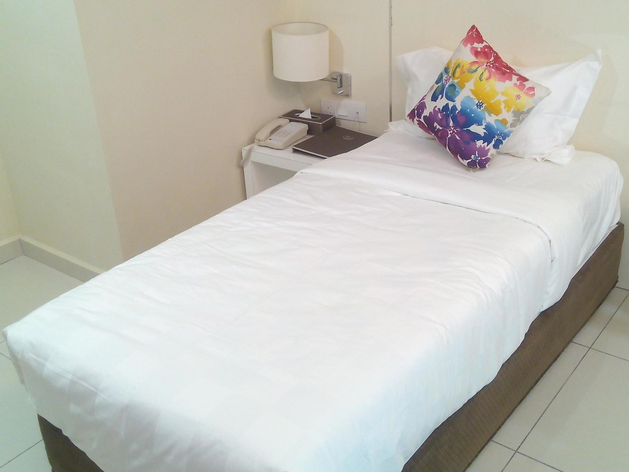 Hotel Mornington Bukit Permata Лумут Екстериор снимка