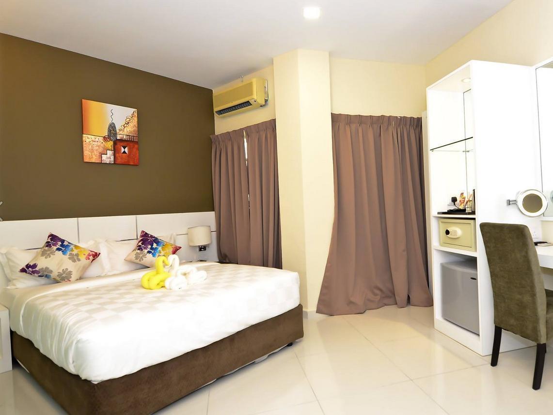 Hotel Mornington Bukit Permata Лумут Екстериор снимка