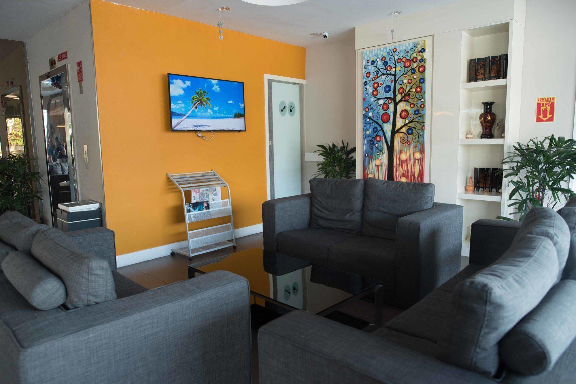 Hotel Mornington Bukit Permata Лумут Екстериор снимка