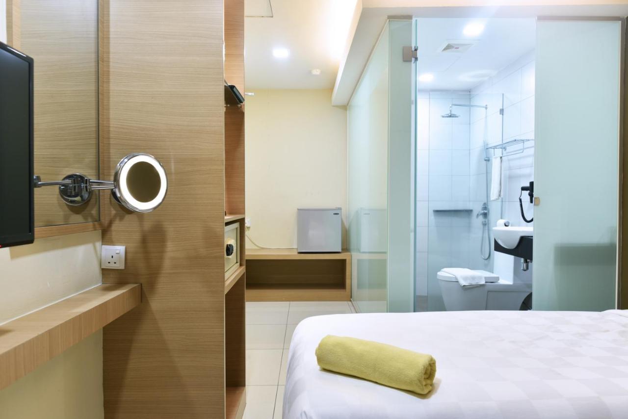Hotel Mornington Bukit Permata Лумут Екстериор снимка
