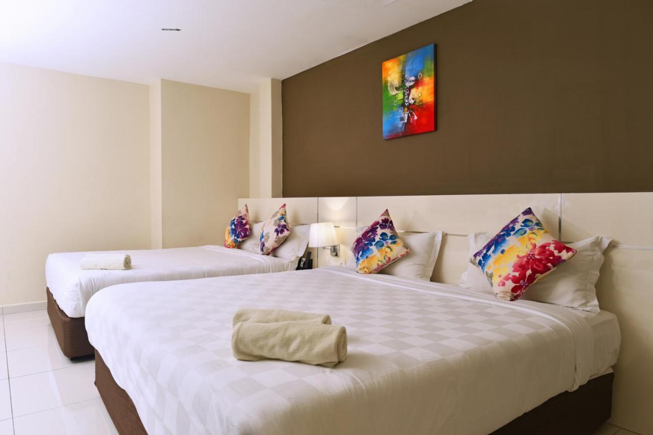 Hotel Mornington Bukit Permata Лумут Екстериор снимка
